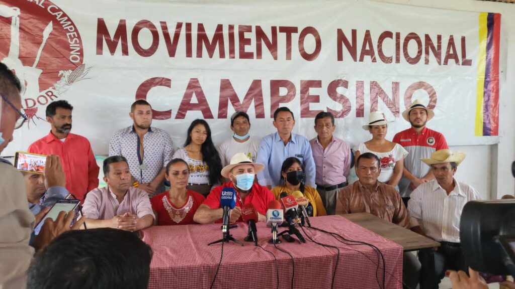 Integrantes del Movimiento Nacional Campesino