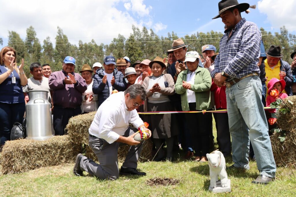 Colocación primera piedra centro