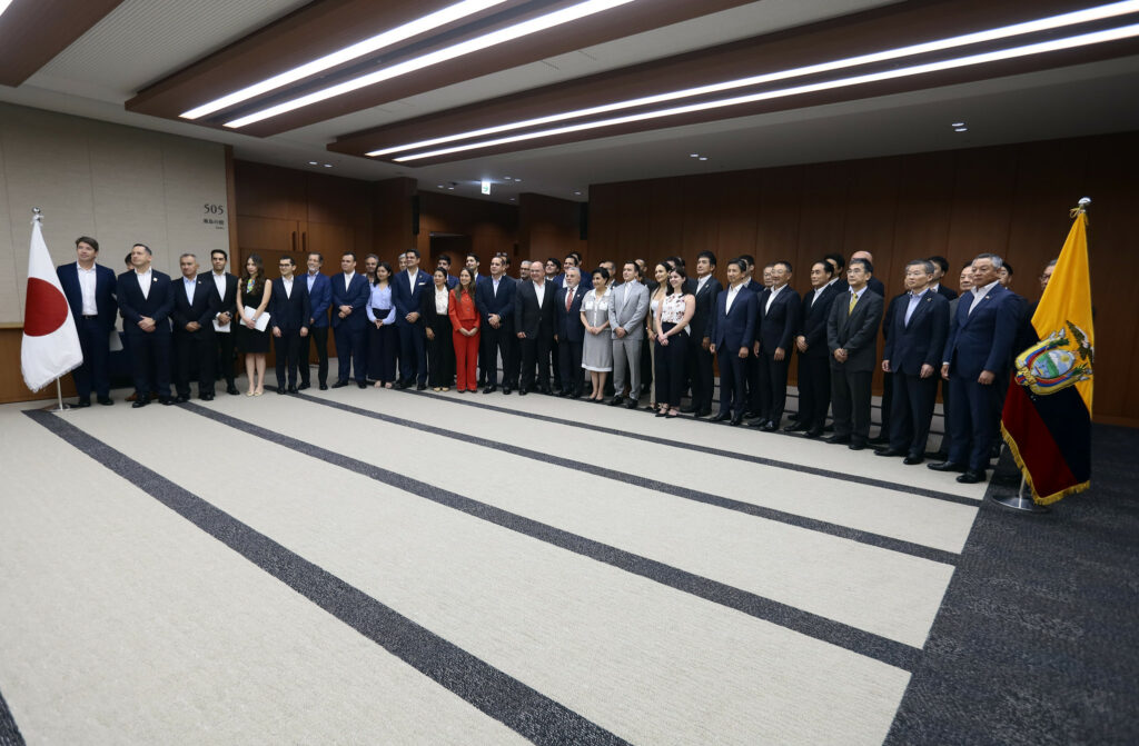 Empresarios con Noboa en Japón